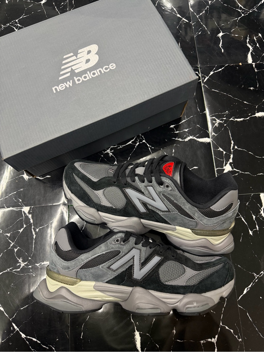 New Balance 9060